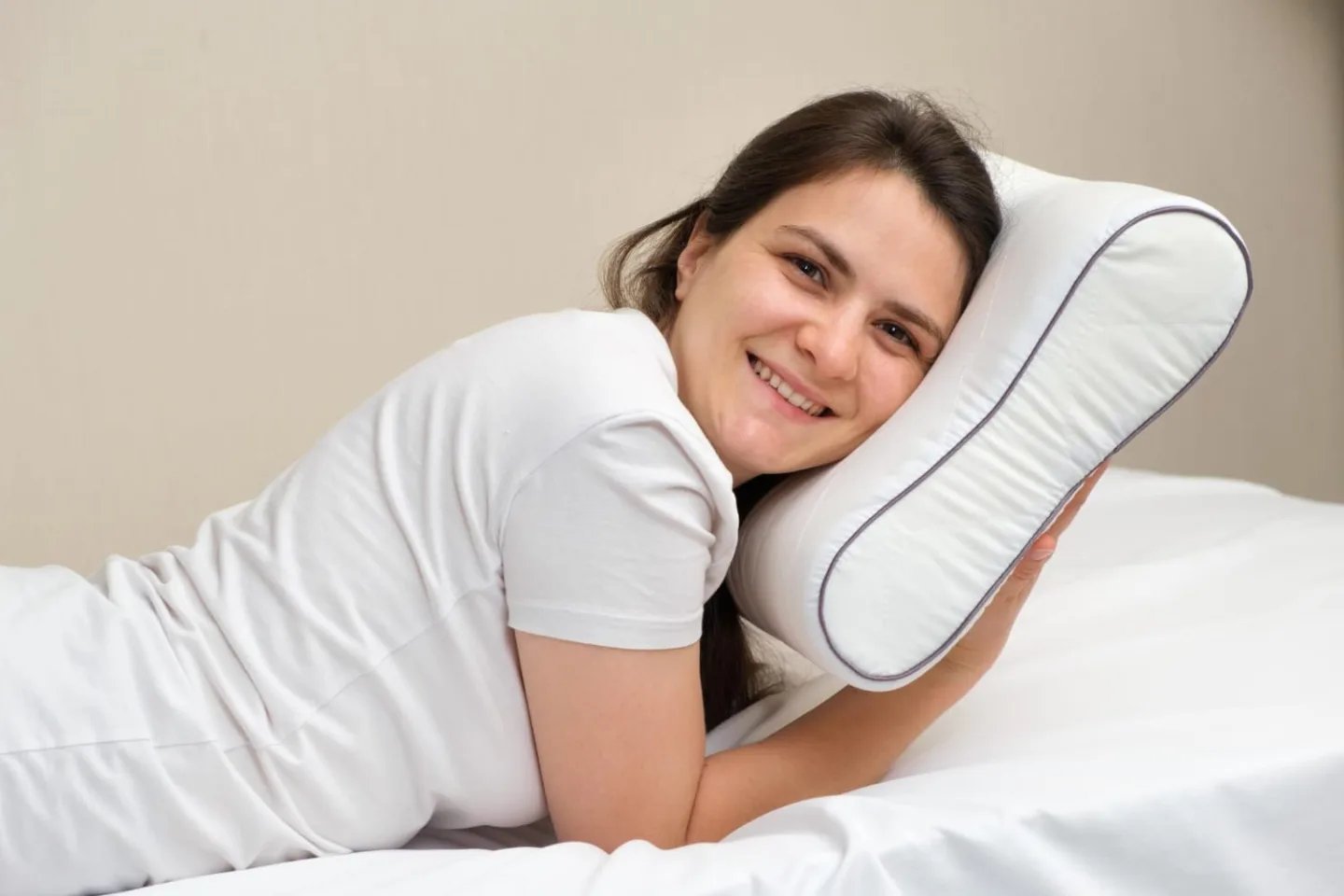 La almohada compensada para aliviar los síntomas de ERGE y conseguir una buena noche de sueño
