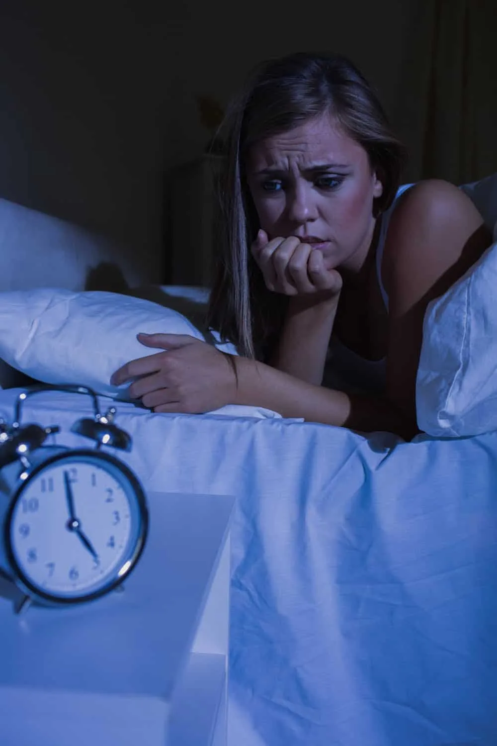 Mujer con problemas para dormir