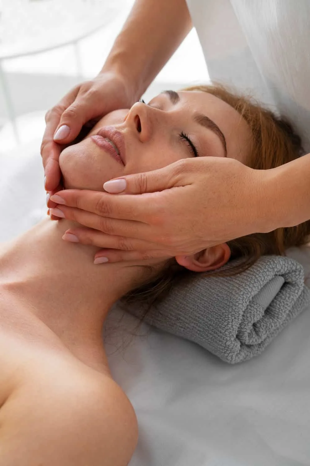 Revitaliza y rejuvenece tu rostro con estos masajes faciales