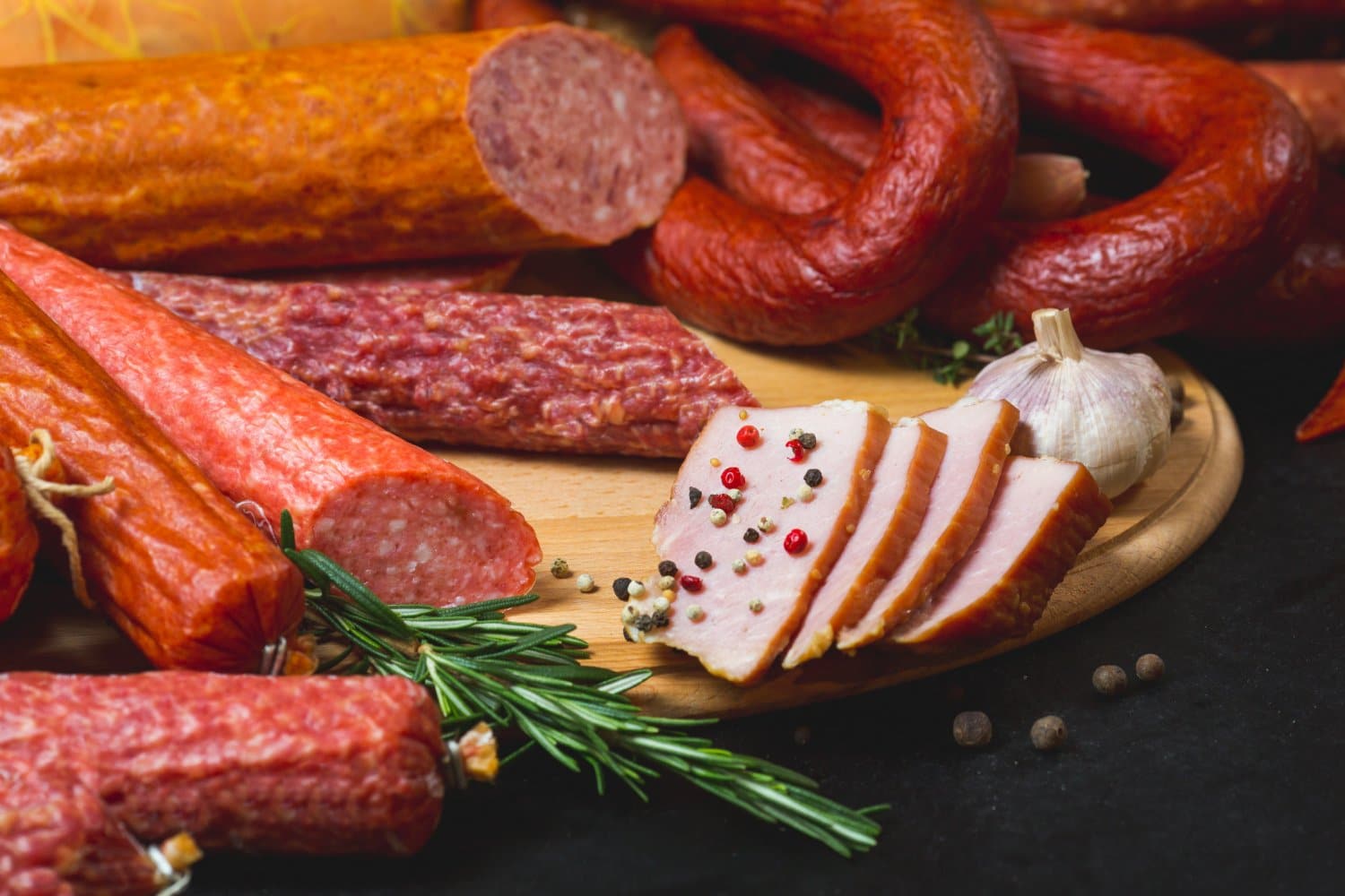 ¿La carne roja procesada aumenta el riesgo de demencia? Esto dice la ciencia