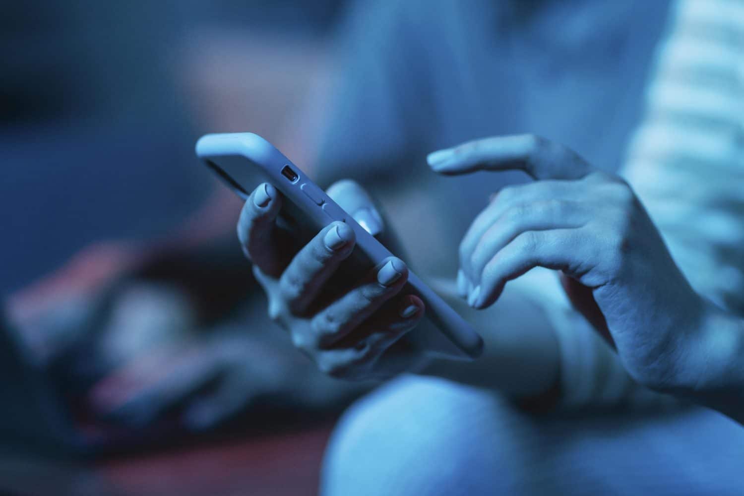 celular con redes sociales