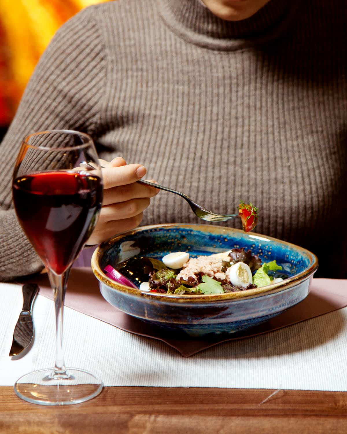 Vino tinto y dieta mediterránea: ¿Amigos o enemigos?