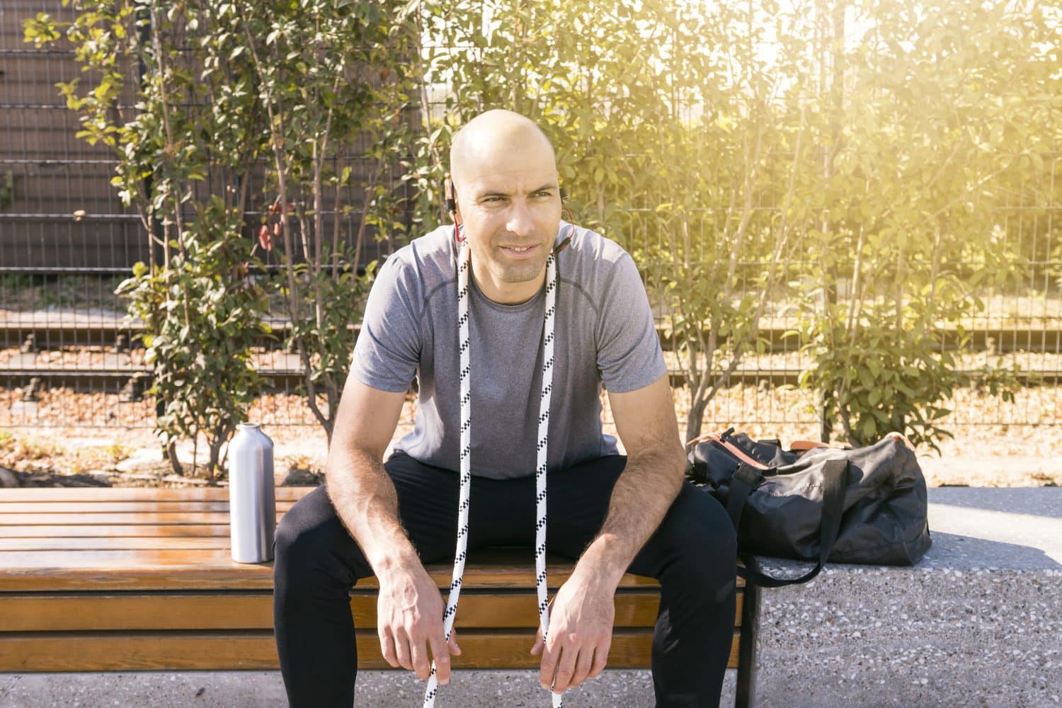 hombre de 40 años haciendo ejercicio