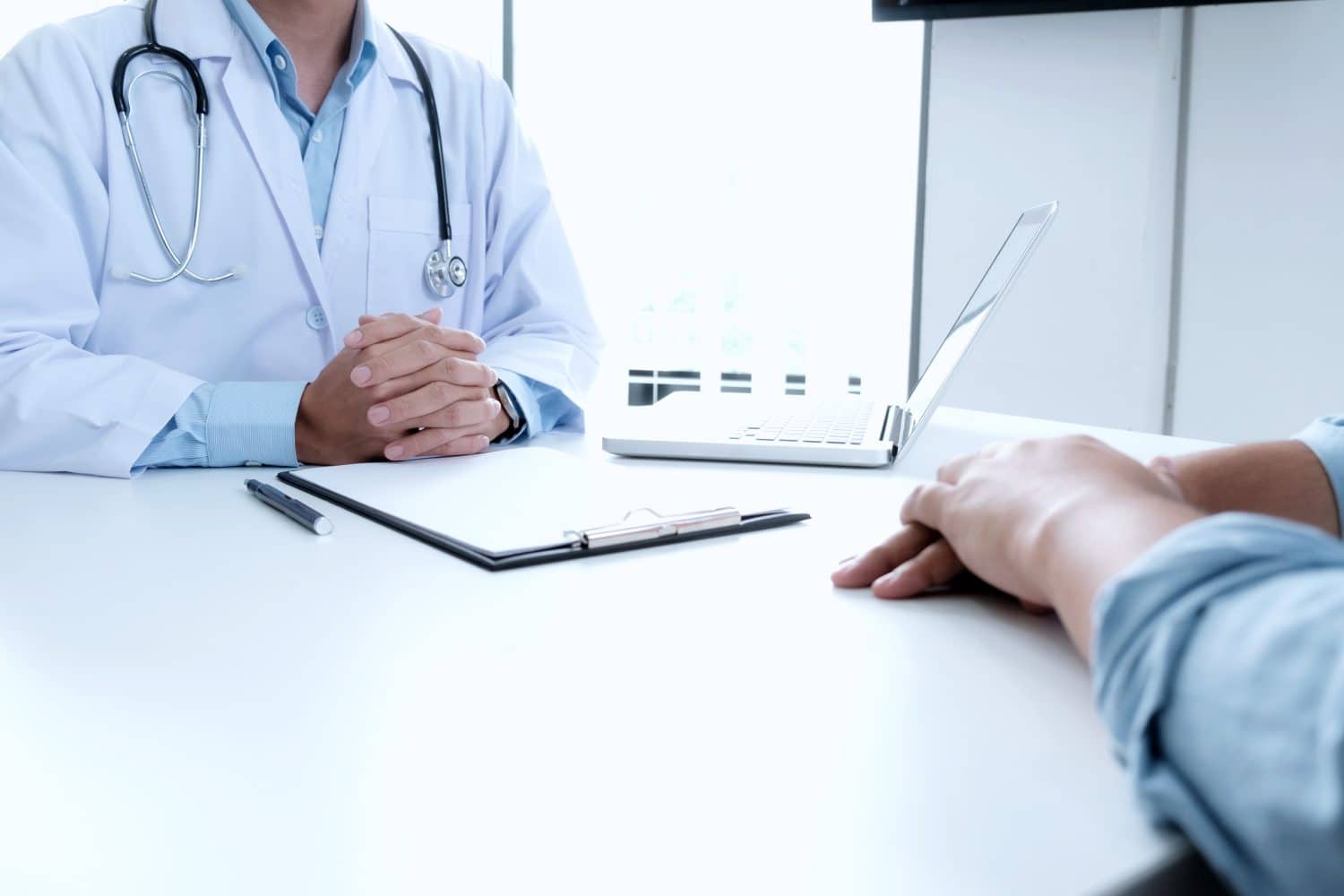 médico