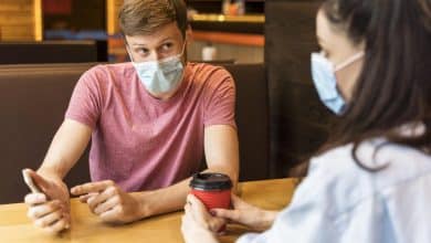 Por qué los medios siguen atentos a brotes, terapias inmunes y avances biomédicos