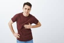 Dolor bajo las costillas izquierdas
